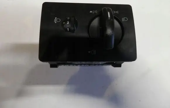 Ford C-MAX I Light switch 7M5T13A024FA