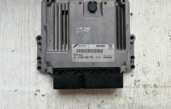 Opel Combo D Engine control unit/module 0281030776 55275090