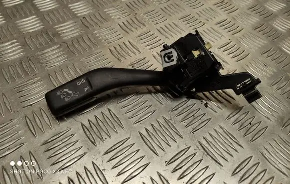 Volkswagen Eos Indicator stalk 1K0953513E