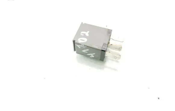 Chevrolet Orlando Other relay 13500587