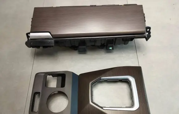 Volkswagen Amarok II Glove box N1XBE045B58EH N1XBE045B44PC