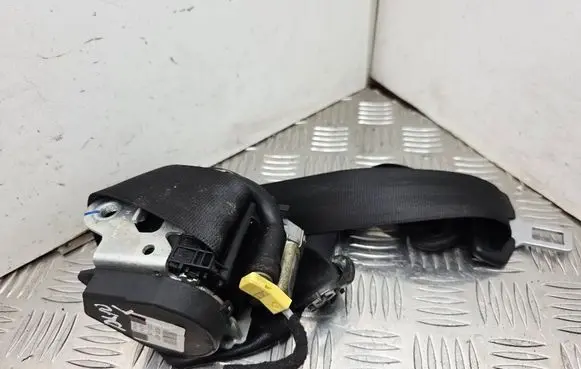 Audi TT Mk1 Front seatbelt 8N7857705E 560549000F 560916101
