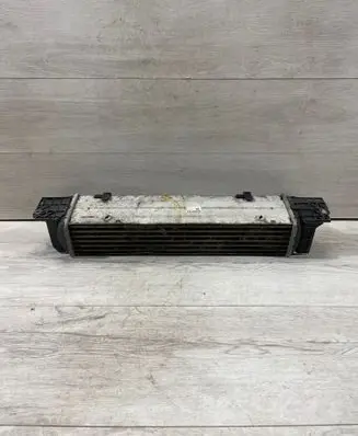 BMW X1 E84 Intercooler radiator 7379167
