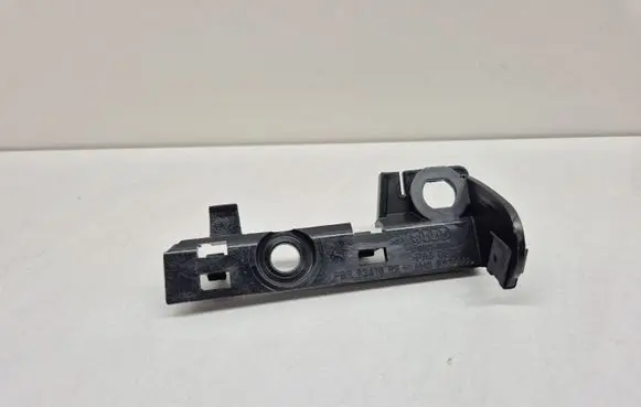 Audi A8 S8 D4 4H Fender mounting bracket 4H0853914C