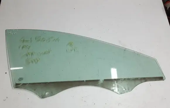 Seat Leon (5F) Front door window glass four-door 