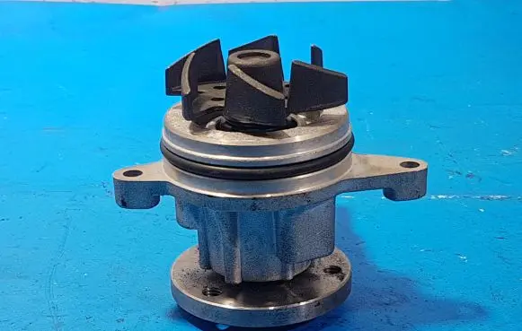 Ford Mondeo Mk III Water pump