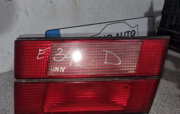 BMW 5 E34 Tailgate rear/tail lights 83515620