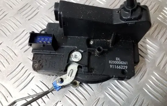 Renault Trafic II (X83) Front door lock 8200008261 91166229