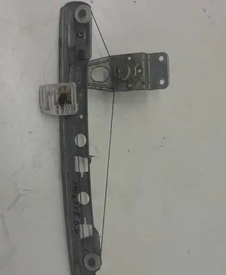 Rear door manual window regulator