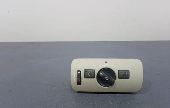 Volvo V40 Light switch 30739426