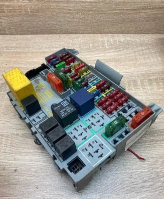 Opel Astra G Fuse module 90589965 WITHRELAY