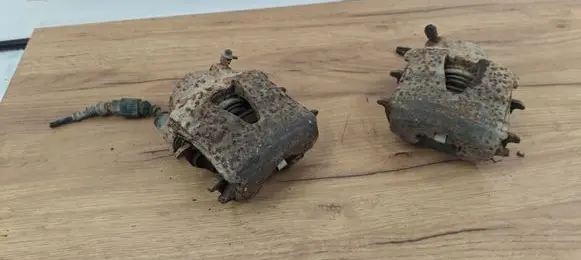 Skoda Octavia Mk2 (1Z) Front brake caliper 