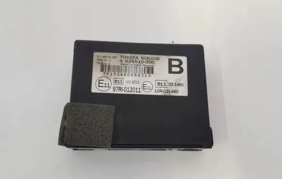 Toyota Avensis T270 Trunk lid opening control unit 