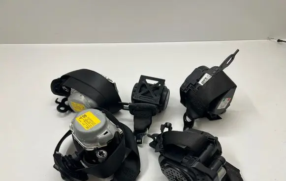 BMW 5 G30 G31 G38 Set of seat belts 7430067 7429999 7430053