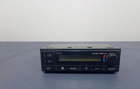 Nissan X-Trail T30 Climate control unit 275008H802