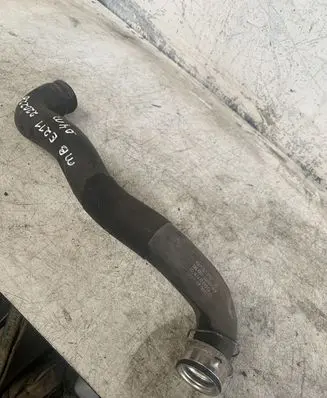 Mercedes-Benz E W211 Engine coolant pipe/hose