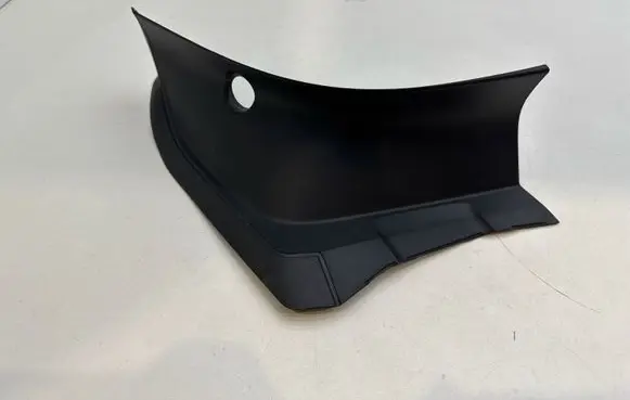 Polestar 2 Rear/tail light trim molding 32228374