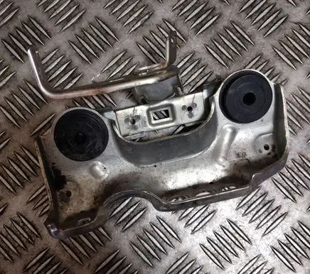 Lexus UX Engine mounting bracket