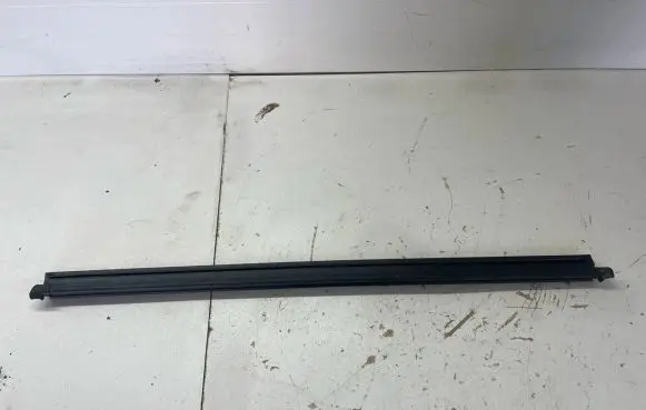 Seat Ateca Door glass trim 575889471