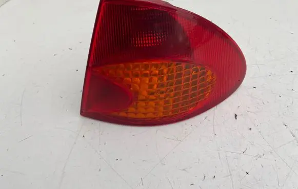 Toyota Avensis T220 Rear/tail lights 23291401