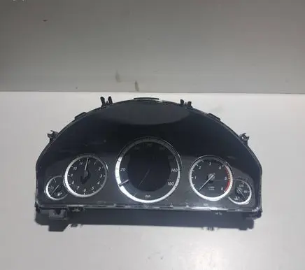 Mercedes-Benz E W212 Speedometer (instrument cluster) A2129001014 A2C82045500 2129013402
