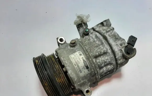 Volkswagen PASSAT B7 Air conditioning (A/C) compressor (pump) 1K0820808E
