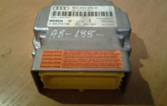 Audi A8 S8 D3 4E Airbag control unit/module 4E0959655K 0285010188