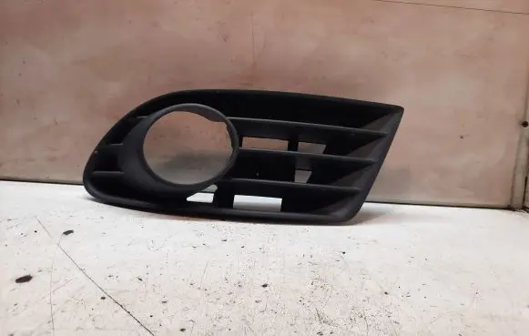 Volkswagen Golf Plus Front bumper lower grill 5M0853666
