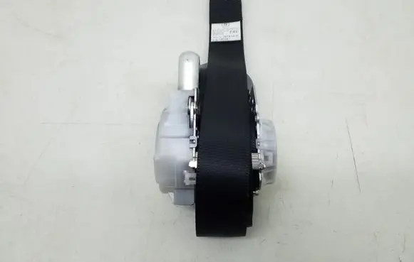 Toyota RAV 4 (XA30) Front seatbelt