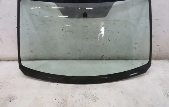Suzuki Vitara (LY) Front windscreen/windshield window KRIS235789