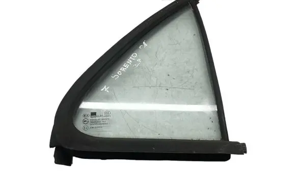 KIA Sorento Rear vent window glass 43R000070 E000472 DOT772AS2M435