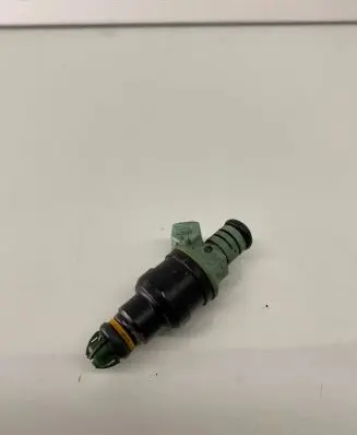 BMW 5 E39 Fuel injector 0280150415