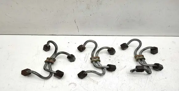 Fuel injector supply line/pipe