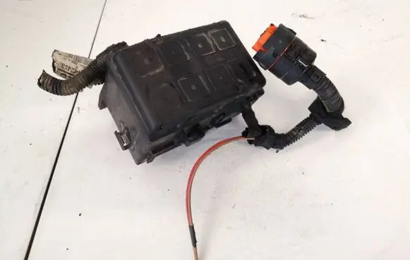 Opel Zafira A Fuse box set 90560119
