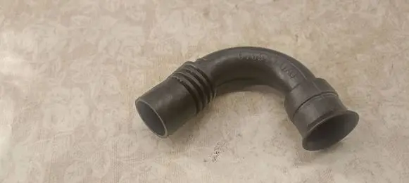 Volkswagen Golf IV Breather/breather pipe/hose 038103493P