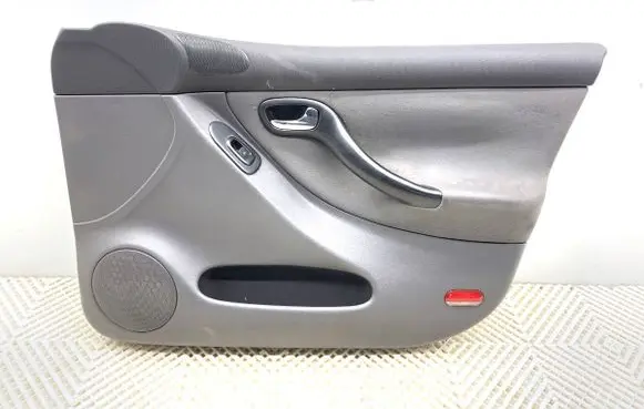 Seat Leon (1M) Front door card panel trim
