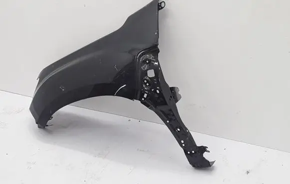 Dacia Duster II Fender 631011252R