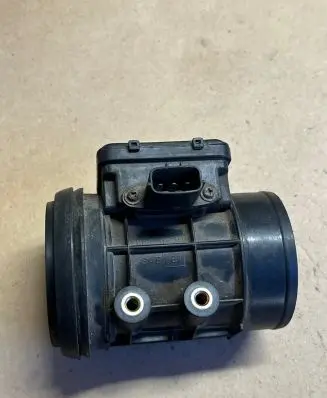 Mazda 323 Mass air flow meter E5t52071 FP39
