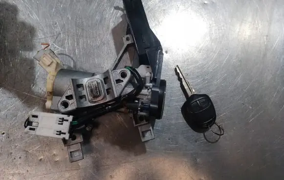 Mitsubishi Lancer VIII Ignition lock
