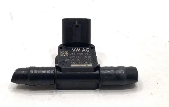 Skoda Kamiq Fuel pressure sensor 05E906052