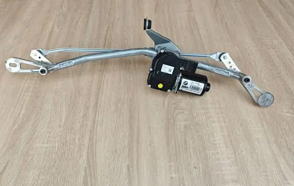 BMW 5 G30 G31 G38 Front wiper linkage and motor W224097 W227231