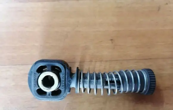 Volkswagen PASSAT B6 Gear shift cable linkage 1J0711761B