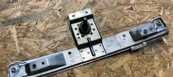 Opel Corsa D Rear window lifting mechanism without motor