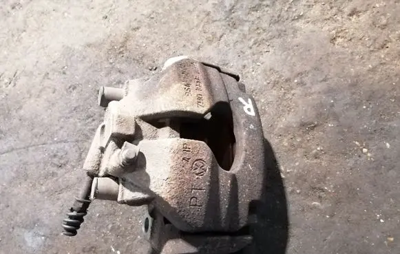 Volkswagen Transporter - Caravelle T5 Front brake caliper