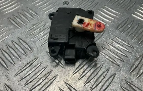 Nissan Juke I F15 Air flap motor/actuator 277311KA0A