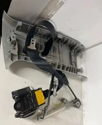 Mitsubishi Outlander Front seatbelt 604675800
