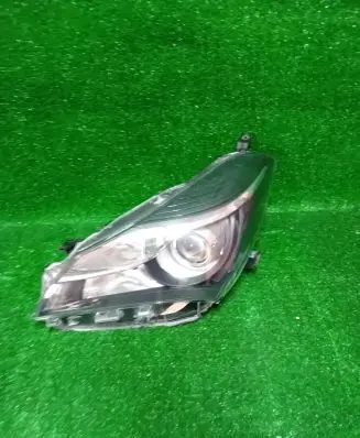 Toyota Yaris Headlight/headlamp