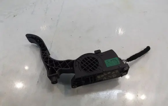 Volkswagen Cross Polo Accelerator throttle pedal 0280755063