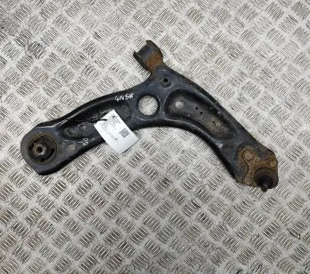 Skoda Octavia Mk3 (5E) Front lower control arm/wishbone 5Q0407152P
