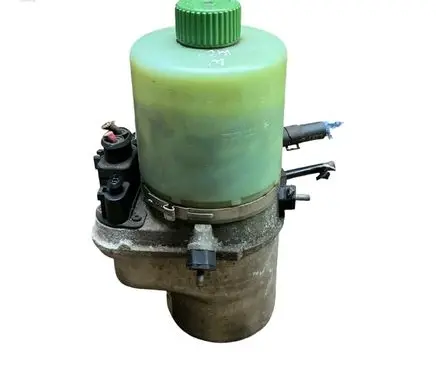 Skoda Fabia Mk2 (5J) Power steering pump 6R0423156C M14330434LL
